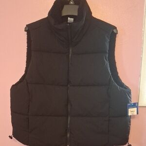 NWT. JUNIORS XL. Arizona Jean Company Black Puffer Vest
